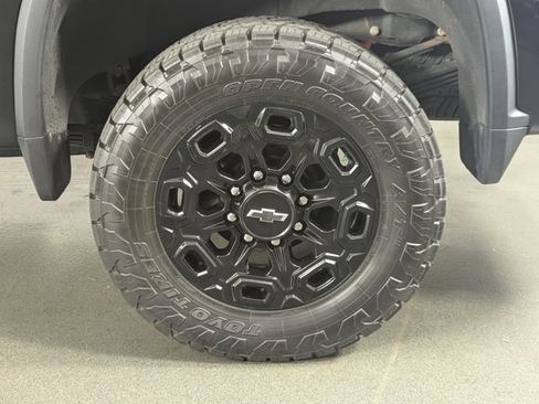 Used 2024 Chevrolet Silverado 3500 High Country w/ Technology Package AWD/4WD image 12
