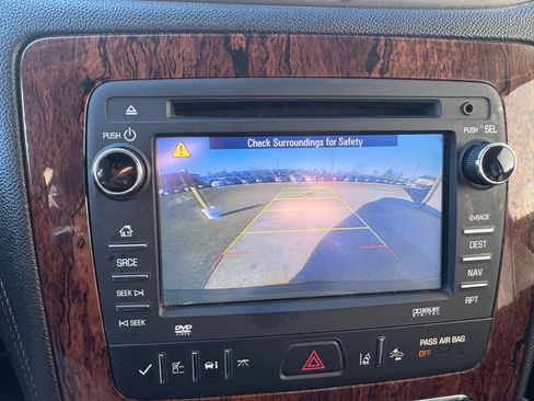 Used 2014 Chevrolet Traverse LT image 23