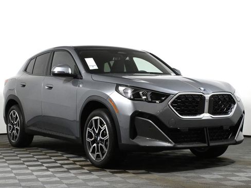 Certified 2025 BMW X2 xDrive28i w/ Technology Package image 9