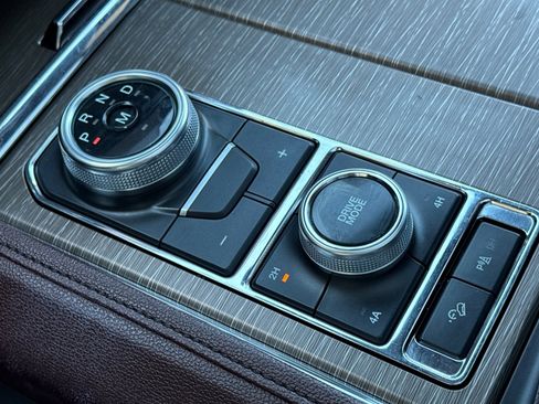 Used 2022 Ford Expedition Max Limited image 24