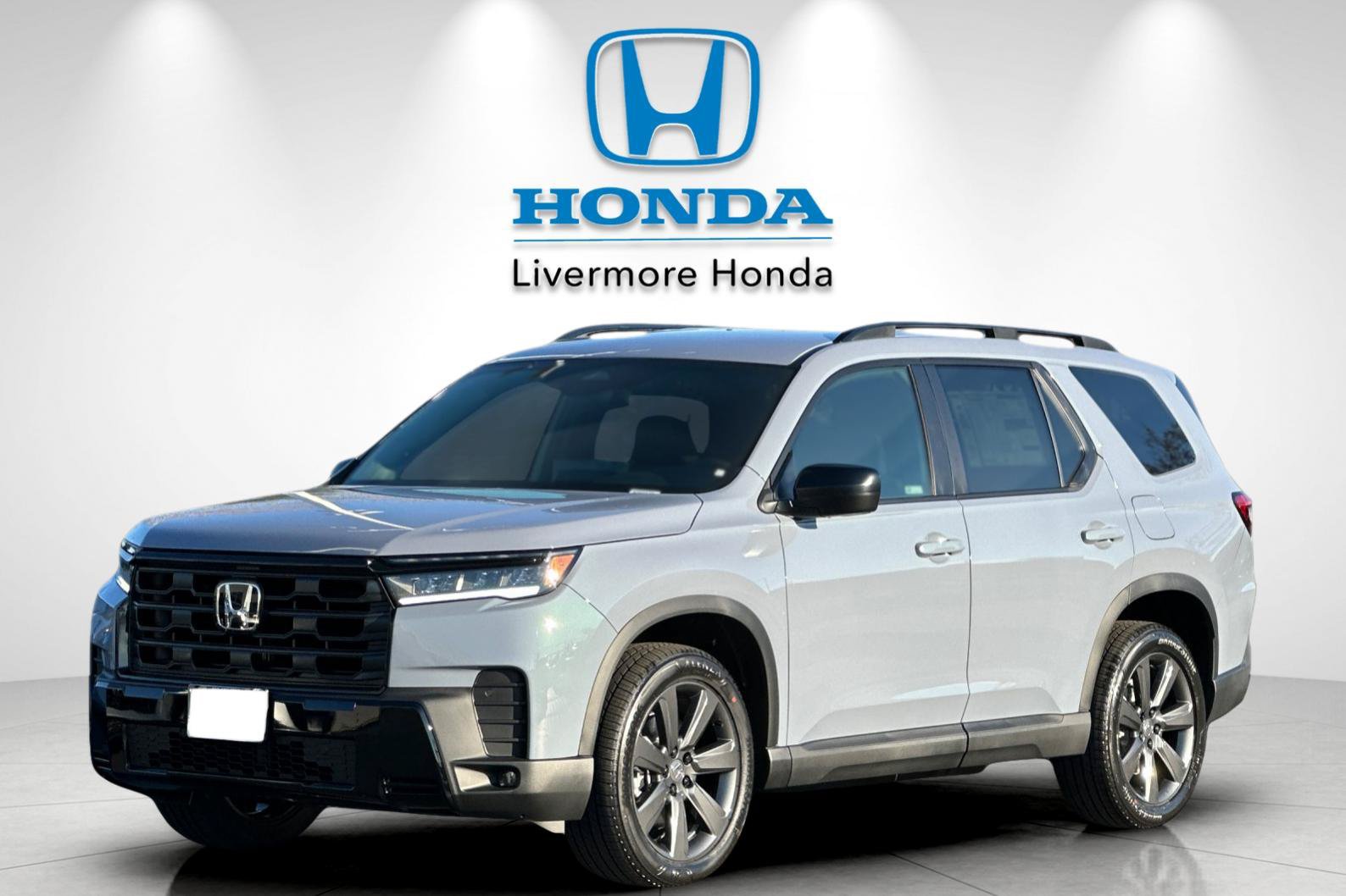 New 2026 Honda Pilot Sport image 2
