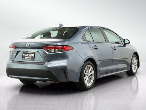 Used 2020 Toyota Corolla LE w/ LE Premium Package FWD image 5