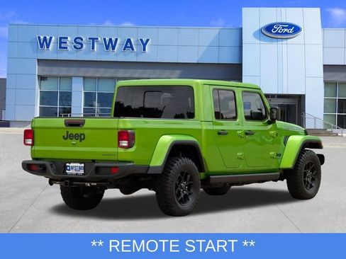 Used 2025 Jeep Gladiator Sport AWD/4WD image 3