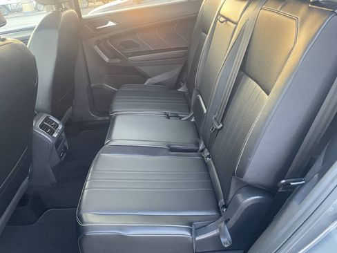 Used 2023 Volkswagen Tiguan SE FWD image 18