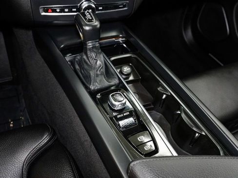 Used 2020 Volvo XC60 T6 Inscription w/ Protection Package Premier image 20