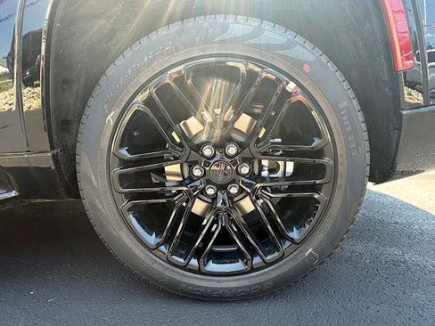 New 2025 Jeep Wagoneer Series II w/ Convenience Group I image 11