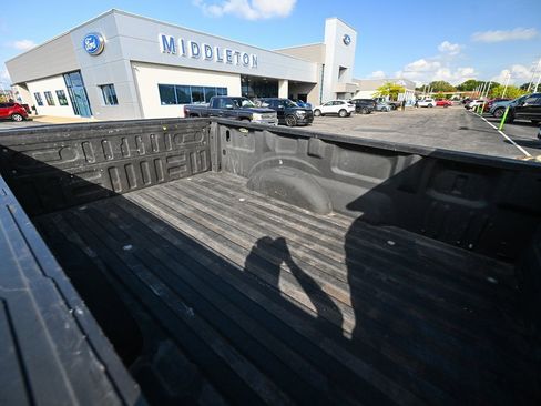 Used 2017 Ford F150 XL w/ Heavy-Duty Payload Package image 16