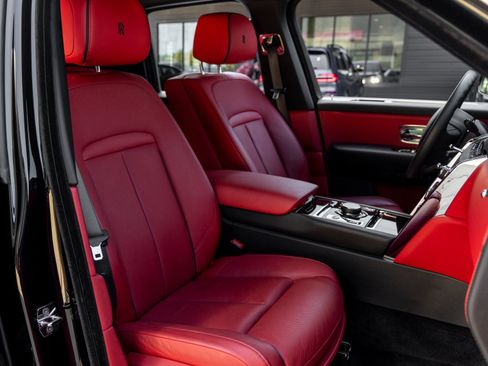 Used 2023 Rolls-Royce Cullinan image 50