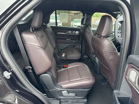 New 2026 Ford Explorer Platinum w/ LUX Leather Package AWD/4WD image 6