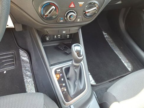 Used 2021 Hyundai Accent SE FWD image 32