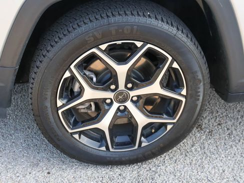 Used 2025 Jeep Compass Limited AWD/4WD image 27