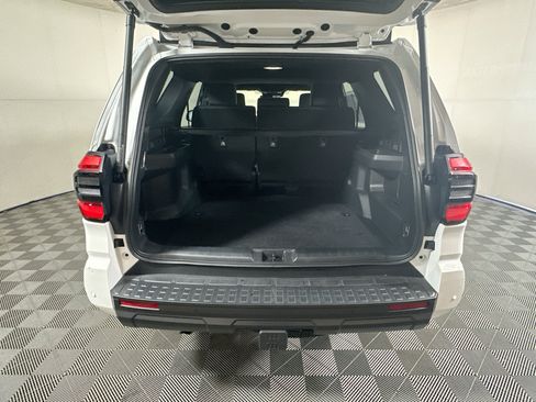 Used 2025 Toyota 4Runner TRD Off-Road Premium AWD/4WD image 31