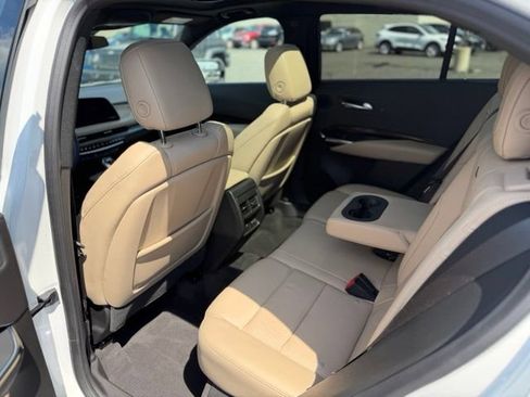 Used 2024 Cadillac XT4 Premium Luxury AWD/4WD image 12