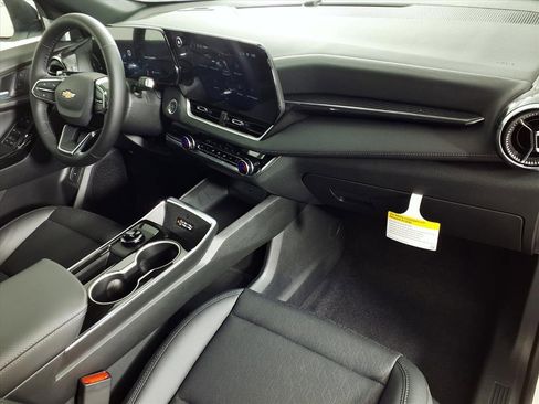 New 2026 Chevrolet Equinox LT w/ Convenience Package II image 12