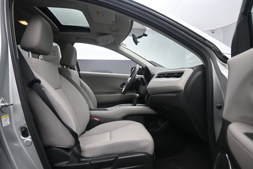 Used 2016 Honda HR-V EX image 18