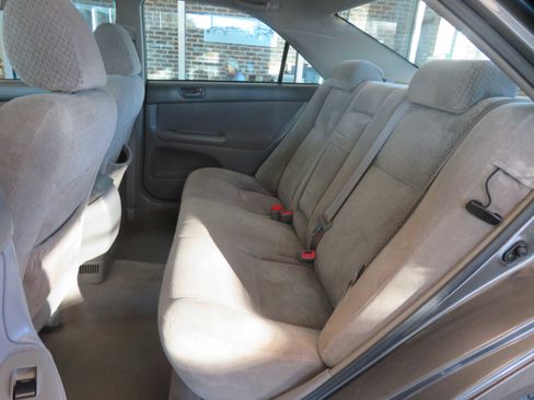 Used 2004 Toyota Camry SE image 19