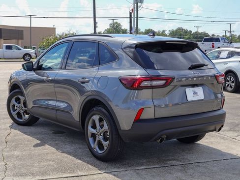 Used 2025 Ford Escape ST-Line AWD/4WD image 2