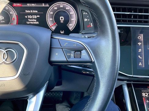 Used 2023 Audi Q7 3.0T Prestige image 12