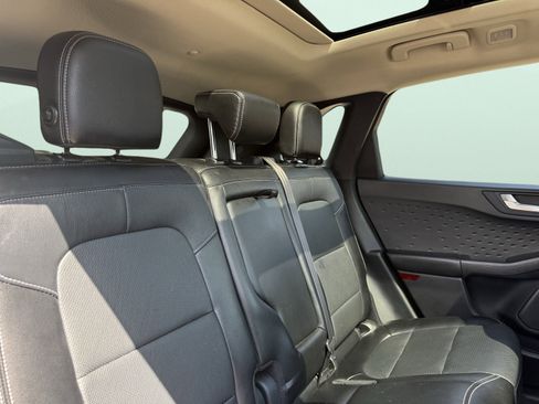 Used 2020 Ford Escape Titanium image 44