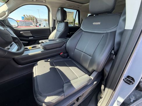 New 2026 Ford Expedition Platinum w/ Driver's Package AWD/4WD image 11