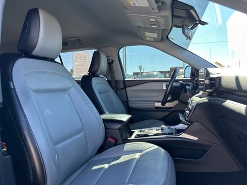 Used 2021 Ford Explorer XLT w/ Equipment Group 202A image 20