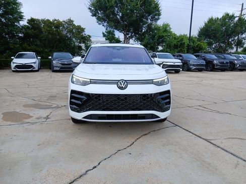 New 2026 Volkswagen Tiguan SEL R-Line AWD/4WD image 2