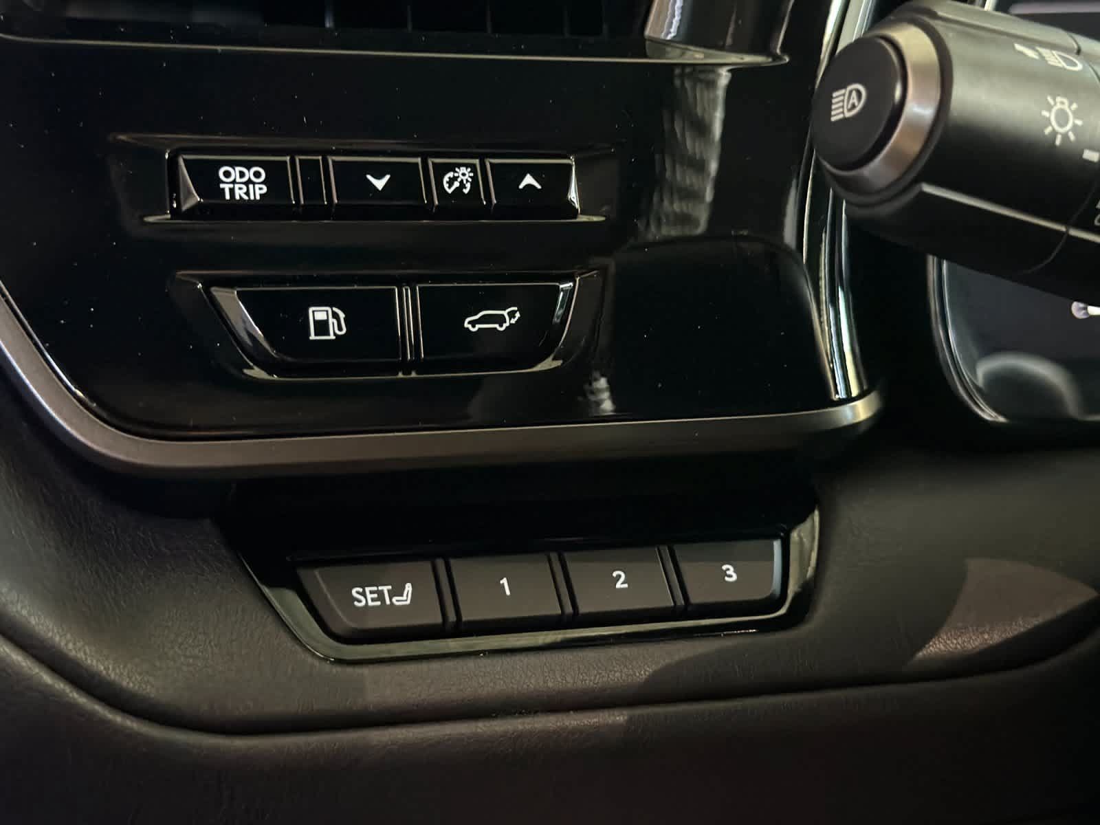 Certified 2025 Lexus TX 500h AWD w/ Technology Package image 31