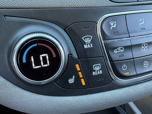 Used 2021 Chevrolet Malibu LT FWD image 29