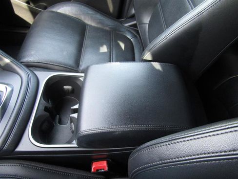 Used 2020 Jaguar E-PACE image 24