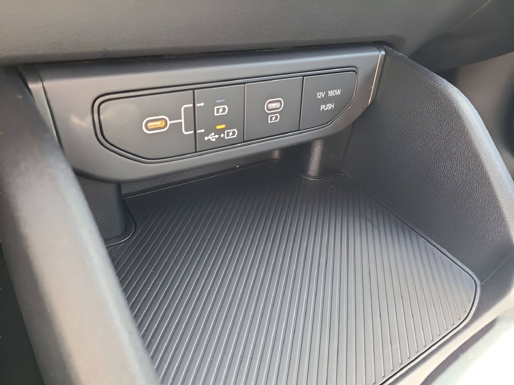 Used 2025 Kia K4 FWD image 24