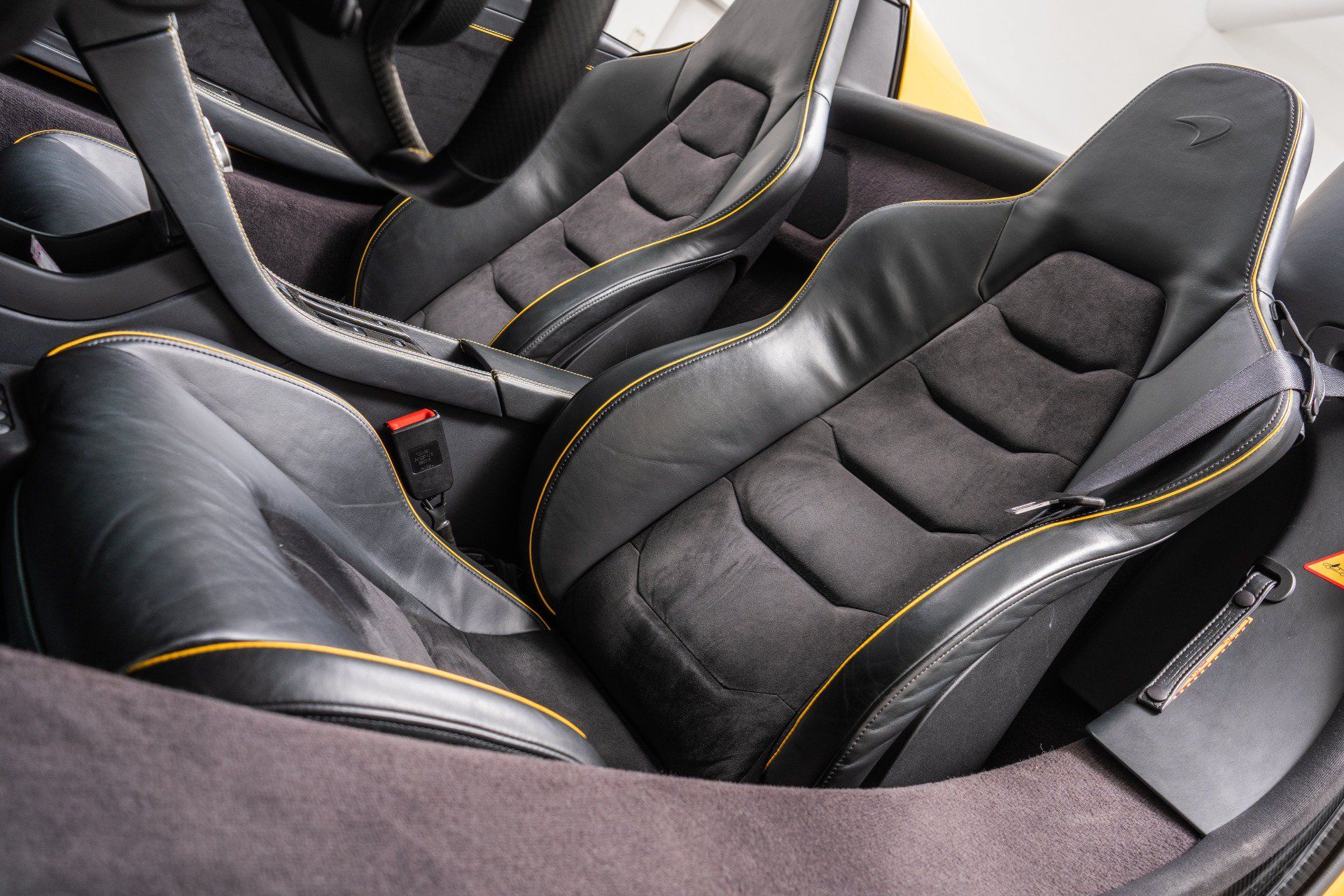 Used 2015 McLaren 650S Spider RWD image 23