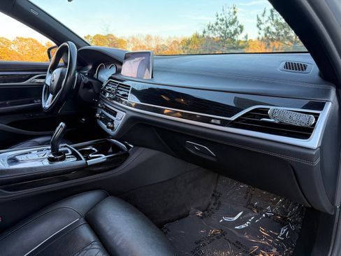 Used 2019 BMW 750i xDrive w/ Executive Package image 23