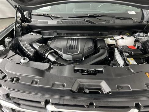 Used 2026 GMC Acadia Elevation w/ Elevation Premium Package FWD image 30