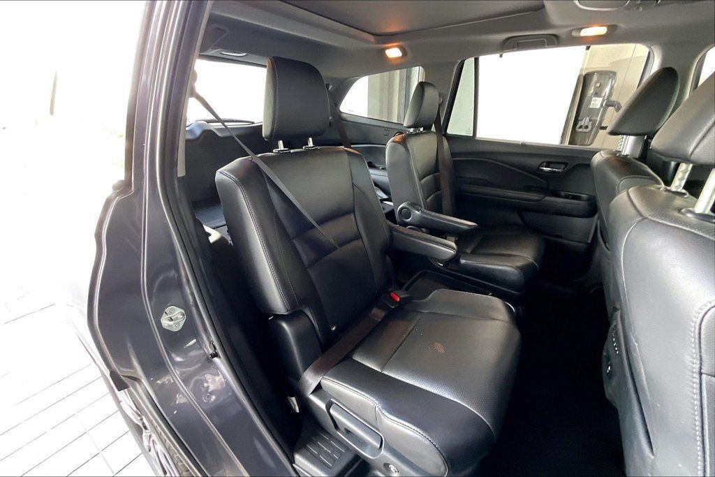 Used 2022 Honda Pilot Touring image 16