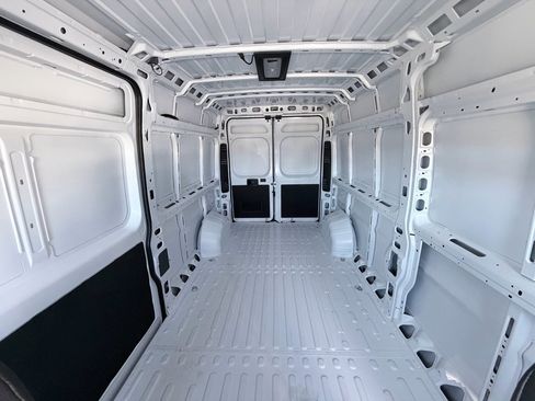 New 2026 RAM ProMaster 2500 w/ Quick Order Package 22G SLT image 11