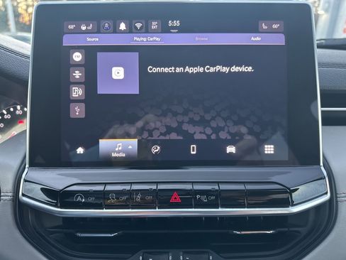 Used 2024 Jeep Compass Limited image 14