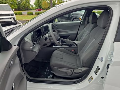 New 2026 Hyundai Elantra SE FWD image 13