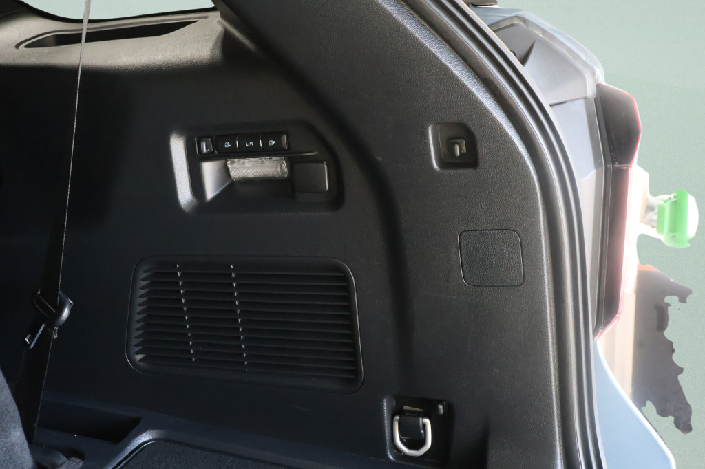Used 2025 Ford Explorer ST AWD/4WD image 28