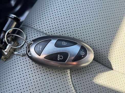 Used 2025 Hyundai Elantra Limited image 22