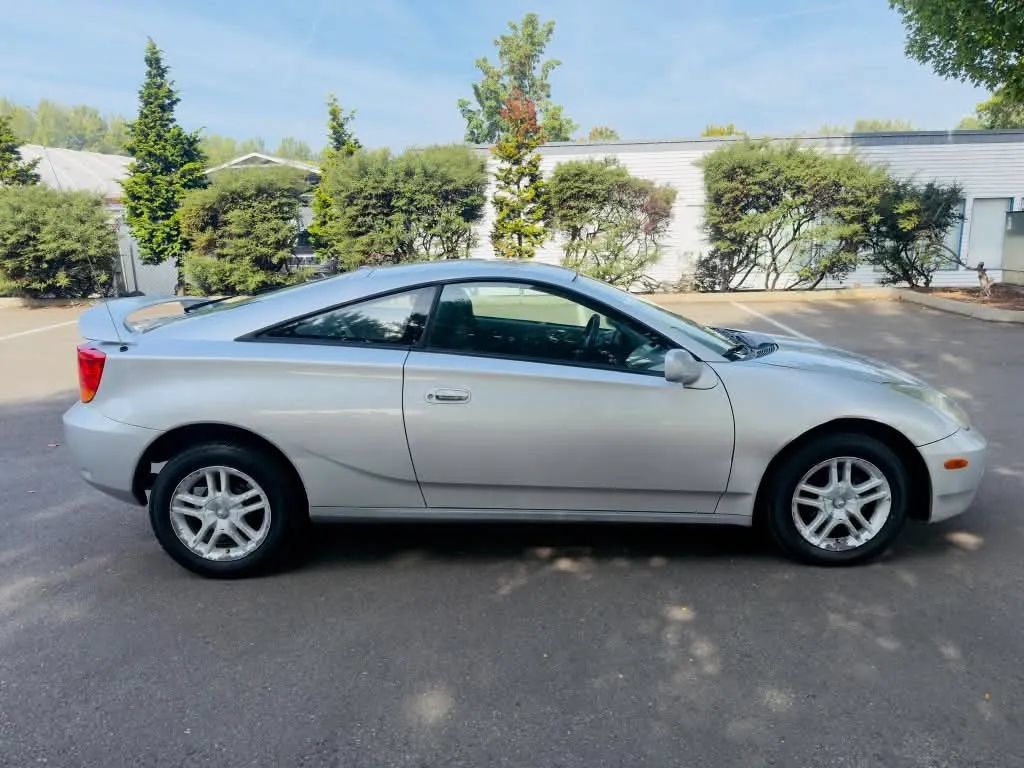 Used 2000 Toyota Celica GT FWD image 6