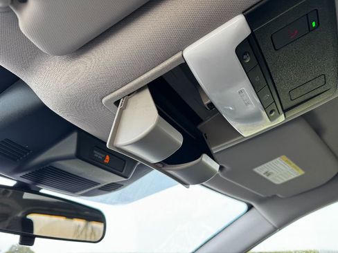 Used 2023 Nissan Rogue SV image 30