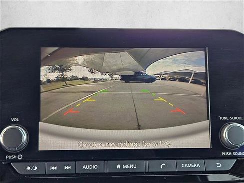 Used 2022 Nissan Pathfinder SV image 12