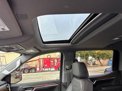 Used 2024 GMC Sierra 1500 Denali w/ Denali Reserve Package AWD/4WD image 31