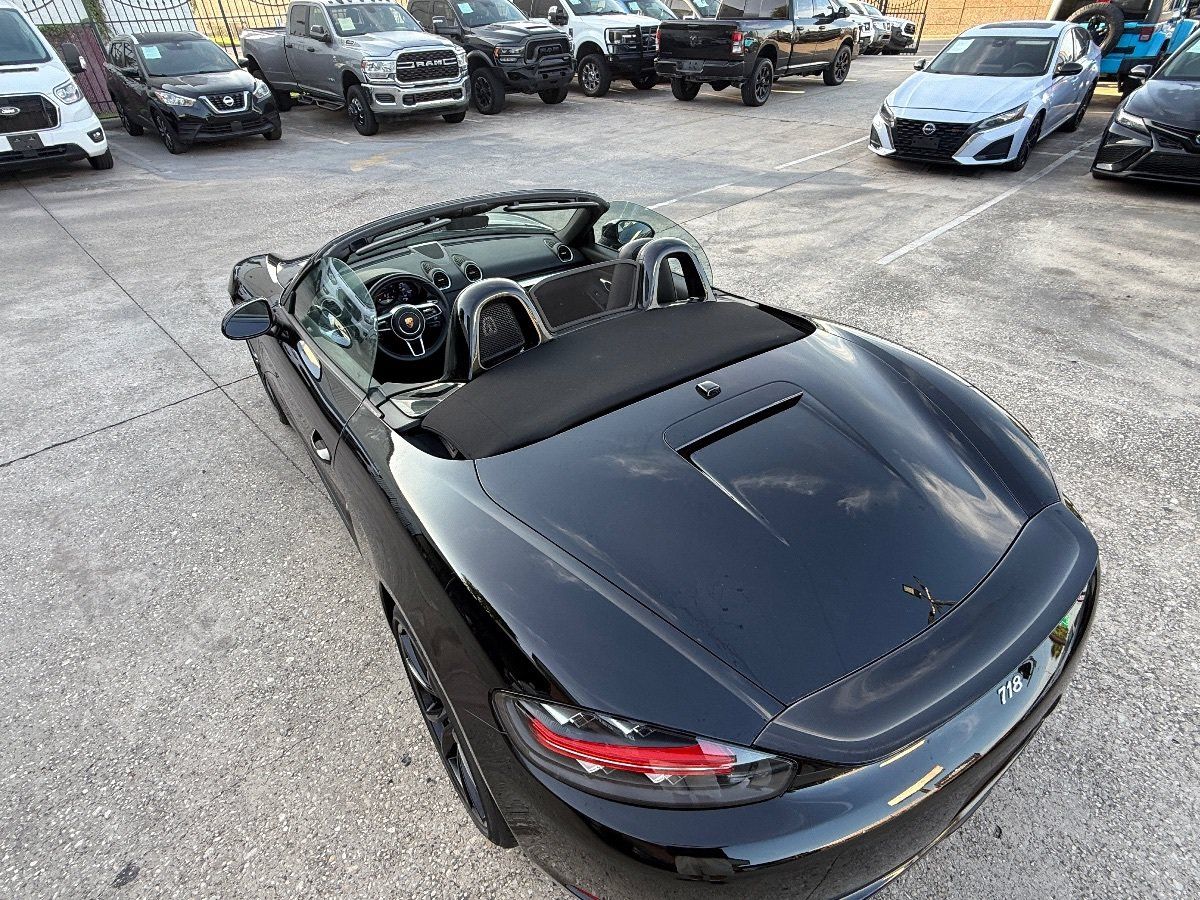 Used 2018 Porsche 718 Boxster RWD image 30