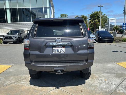 Used 2022 Toyota 4Runner SR5 Premium w/ Moonroof Package AWD/4WD image 7