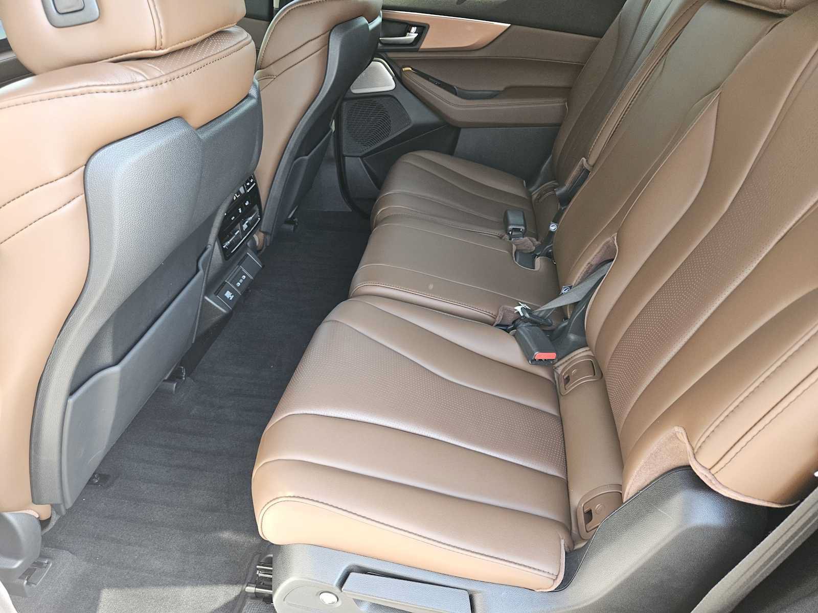 Used 2025 Acura MDX w/ Technology Package FWD image 29