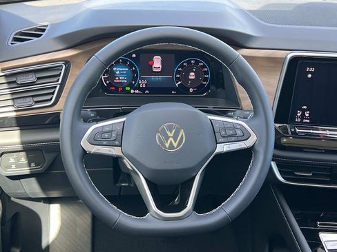 New 2026 Volkswagen Atlas SE FWD image 8