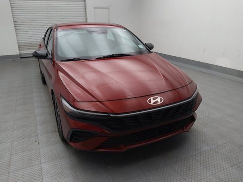 Used 2025 Hyundai Elantra Sport FWD image 14