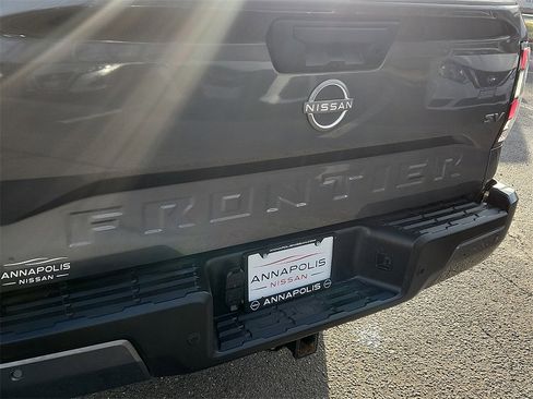 Used 2022 Nissan Frontier SV image 30