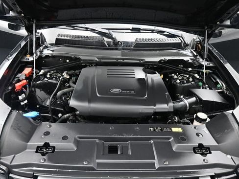 Used 2022 Land Rover Defender 110 S image 14